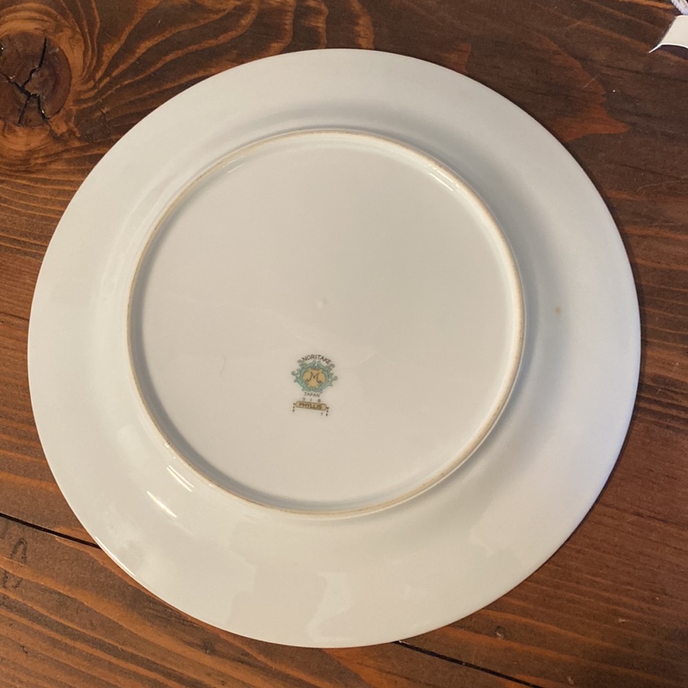 Noritake Phyllis Replacement Plate - Picture 3 of 6